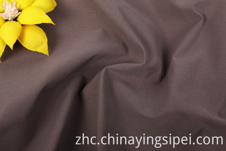 优质的编织固体布70%棉30%聚酯素布织物用于连衣裙